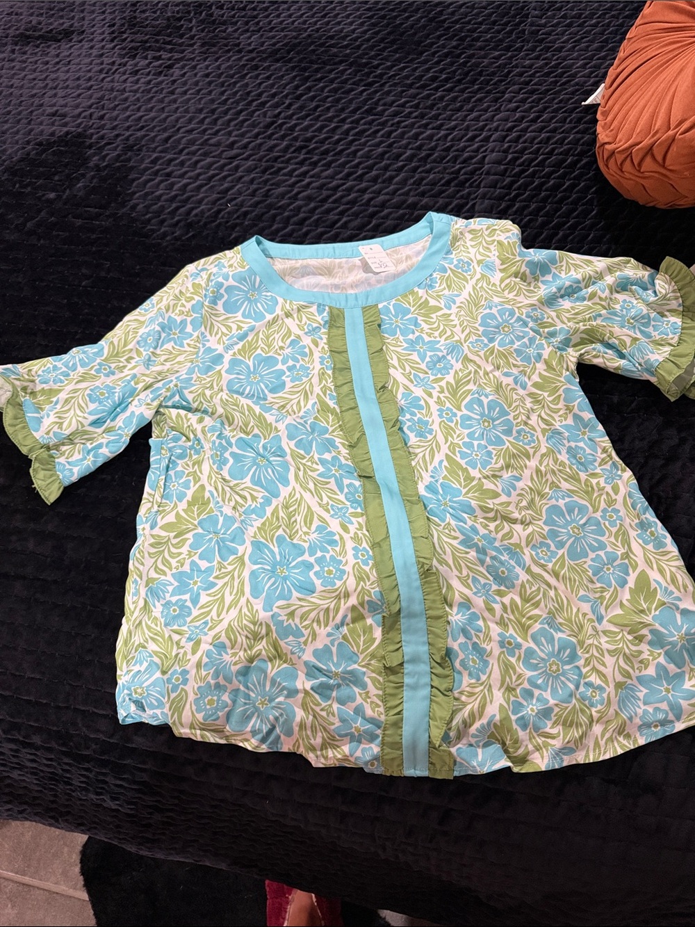 Boutine LA Blue & Green Floral Ruffle Sleeve Top
